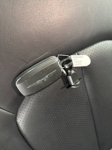 Used 2023 Chrysler Pacifica Touring-L FWD image 28