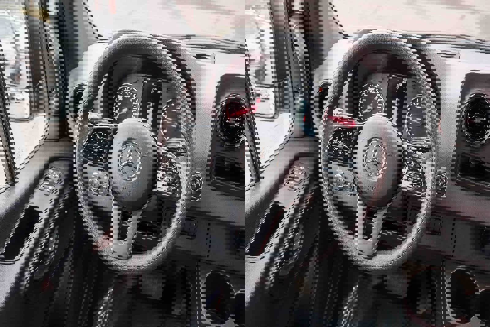 Used 2024 Mercedes-Benz Sprinter 2500 image 17