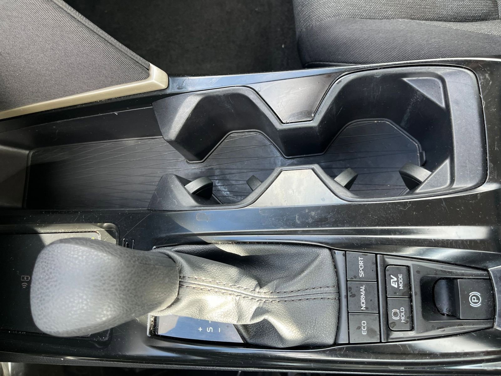 Used 2025 Toyota Camry LE image 38