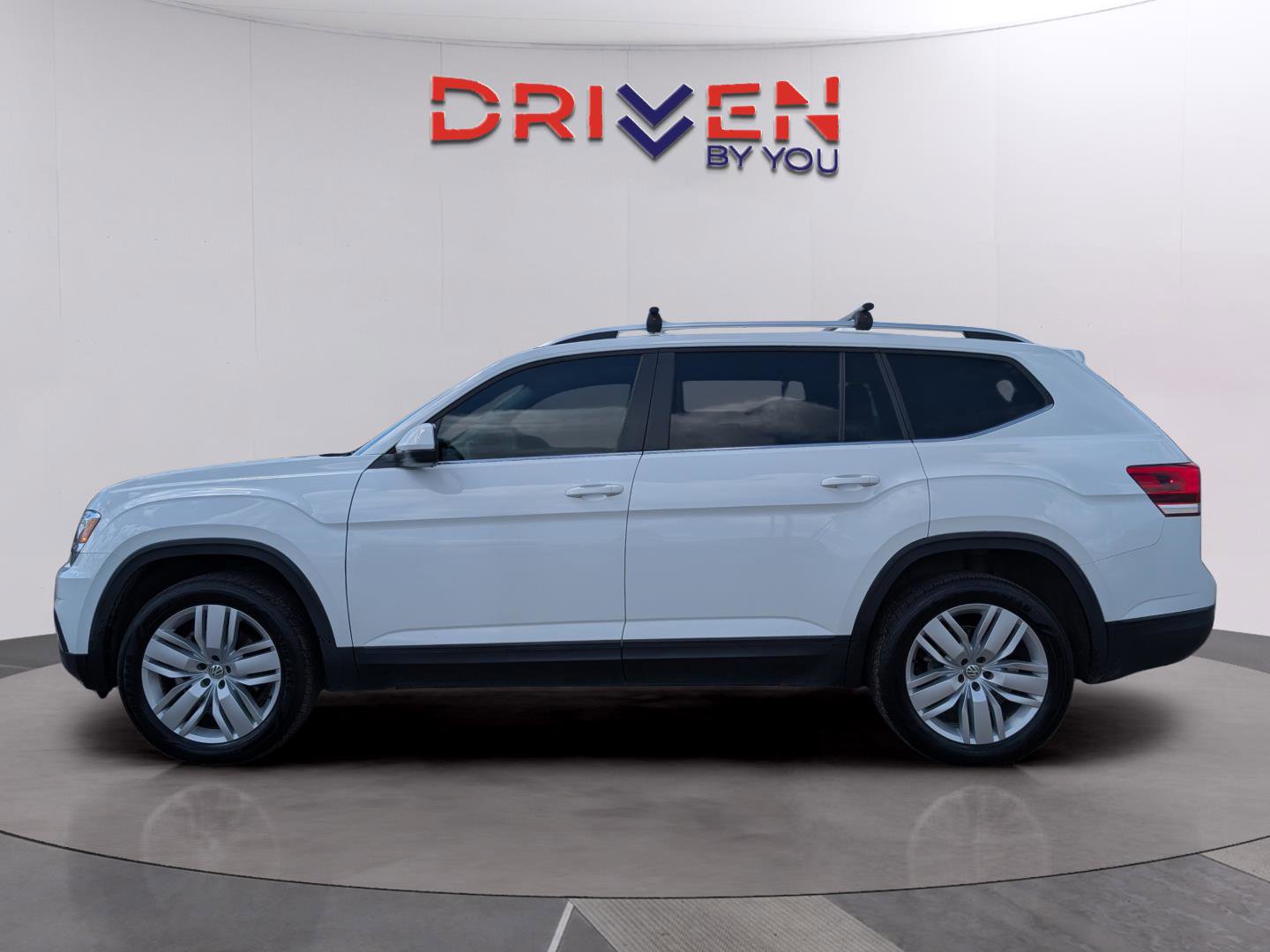 Used 2019 Volkswagen Atlas SE w/ Towing Package image 2
