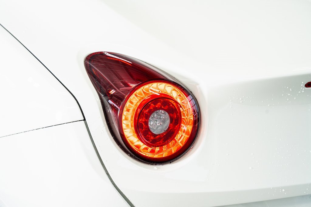 Used 2016 Ferrari California T image 26