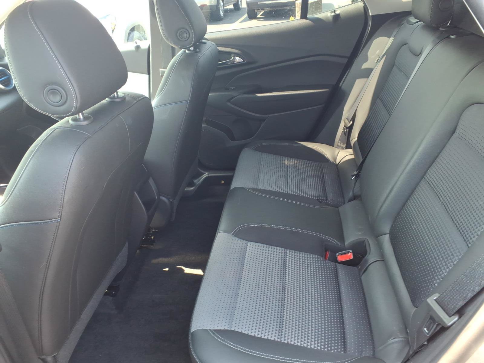 Used 2025 Chevrolet Trax LT w/ Driver Confidence Package FWD image 25