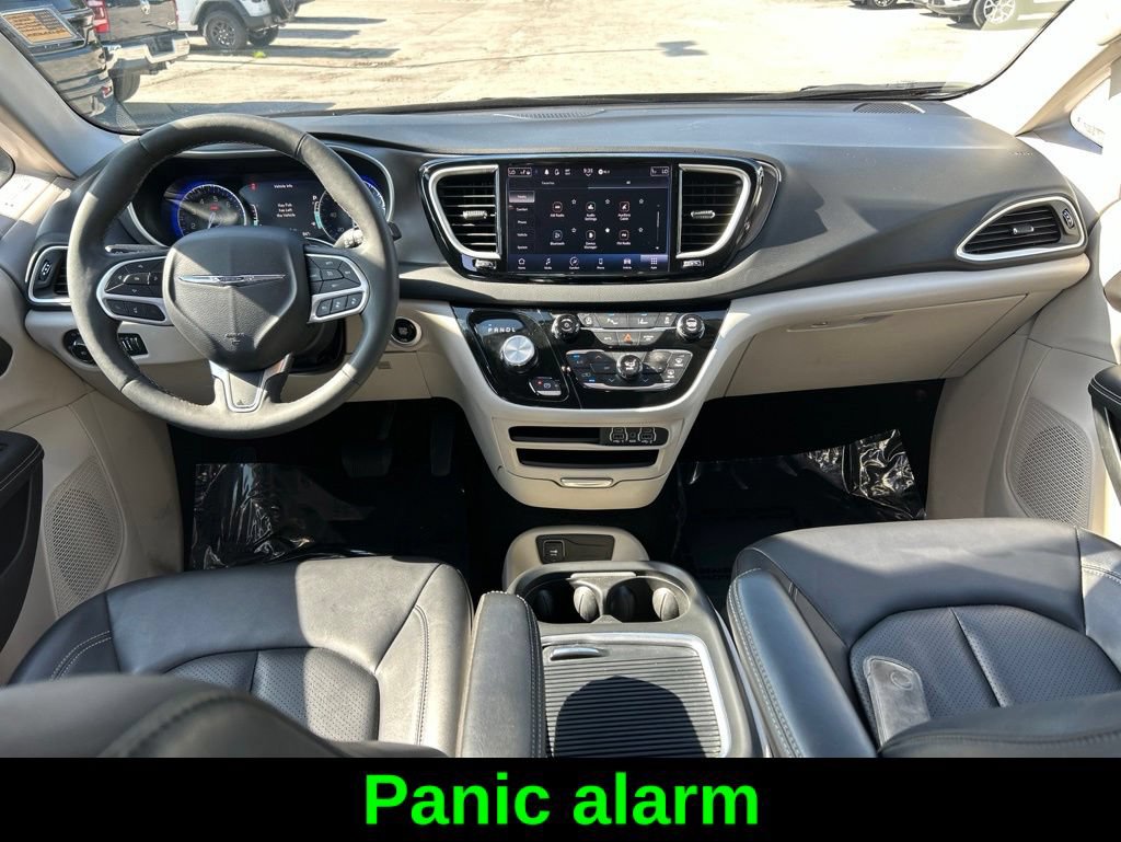 Used 2024 Chrysler Pacifica Touring-L FWD image 33