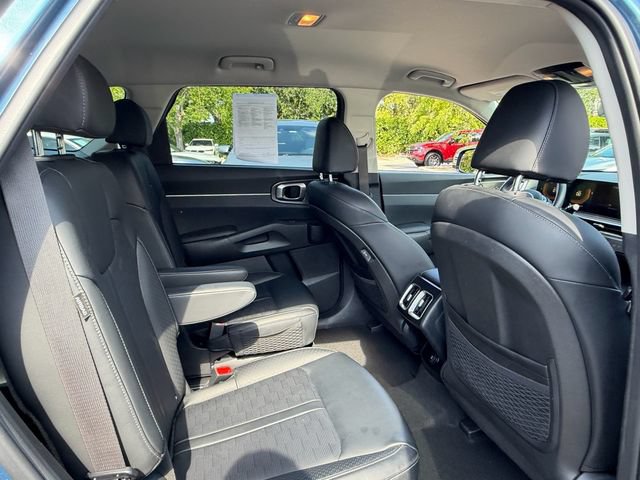 Used 2025 Kia Sorento EX AWD/4WD image 18