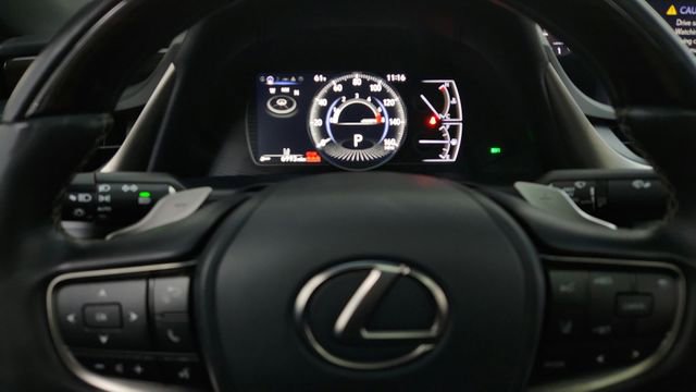 Used 2019 Lexus ES 350 w/ Premium Package image 21