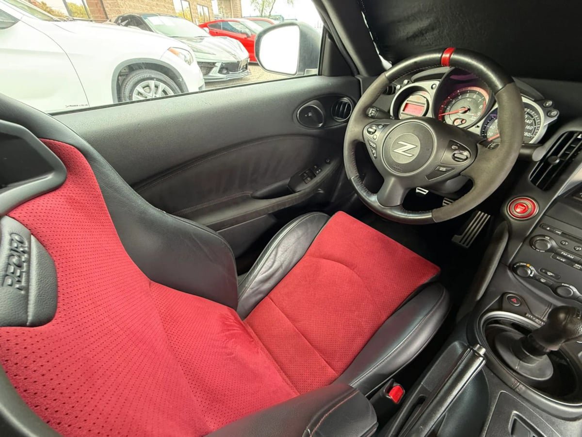 Used 2019 Nissan 370Z NISMO RWD image 43