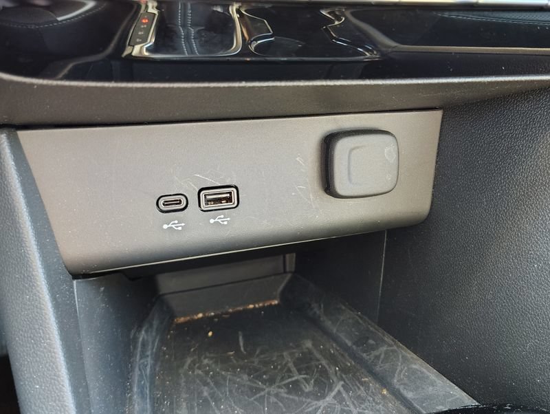 Used 2024 Buick Encore GX Avenir FWD image 22