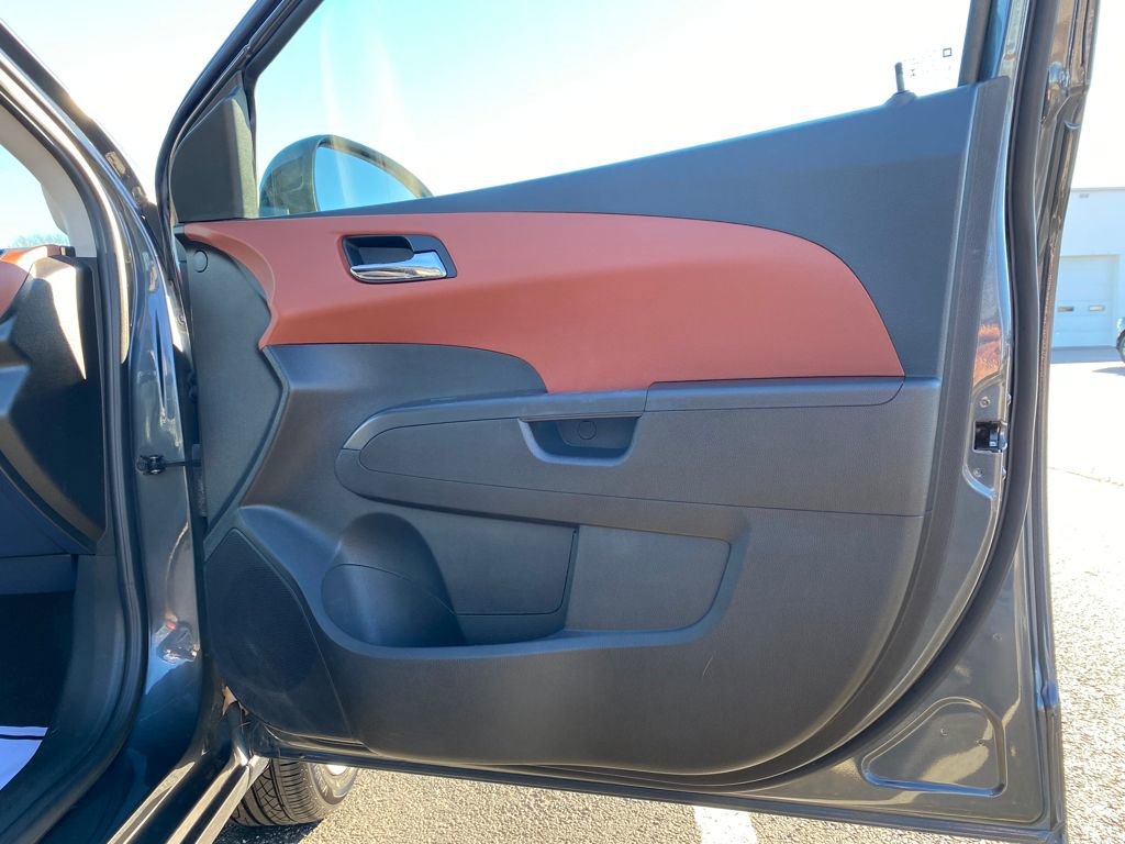 Used 2013 Chevrolet Sonic LTZ image 9