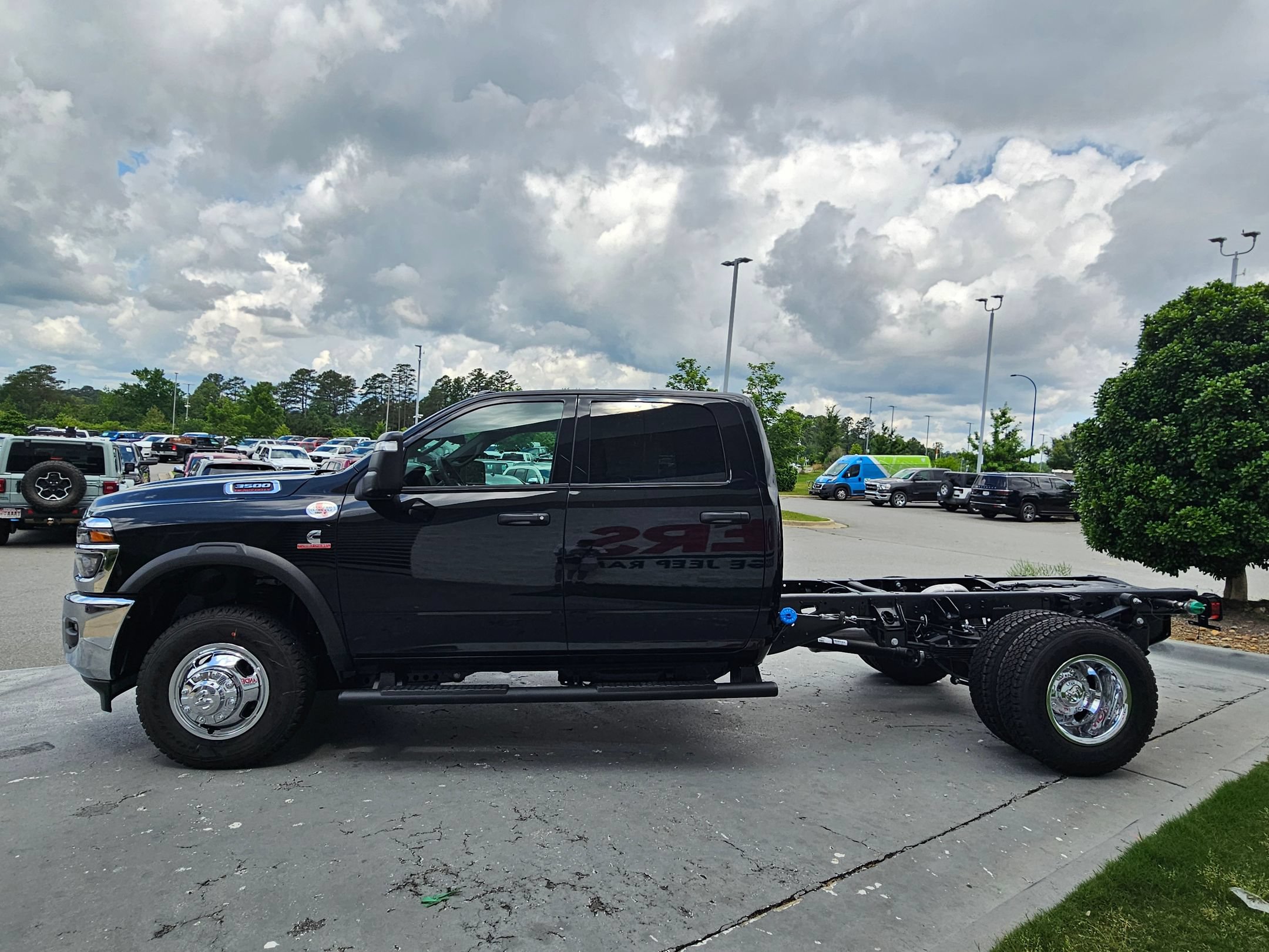New 2026 RAM 3500 Tradesman AWD/4WD image 4
