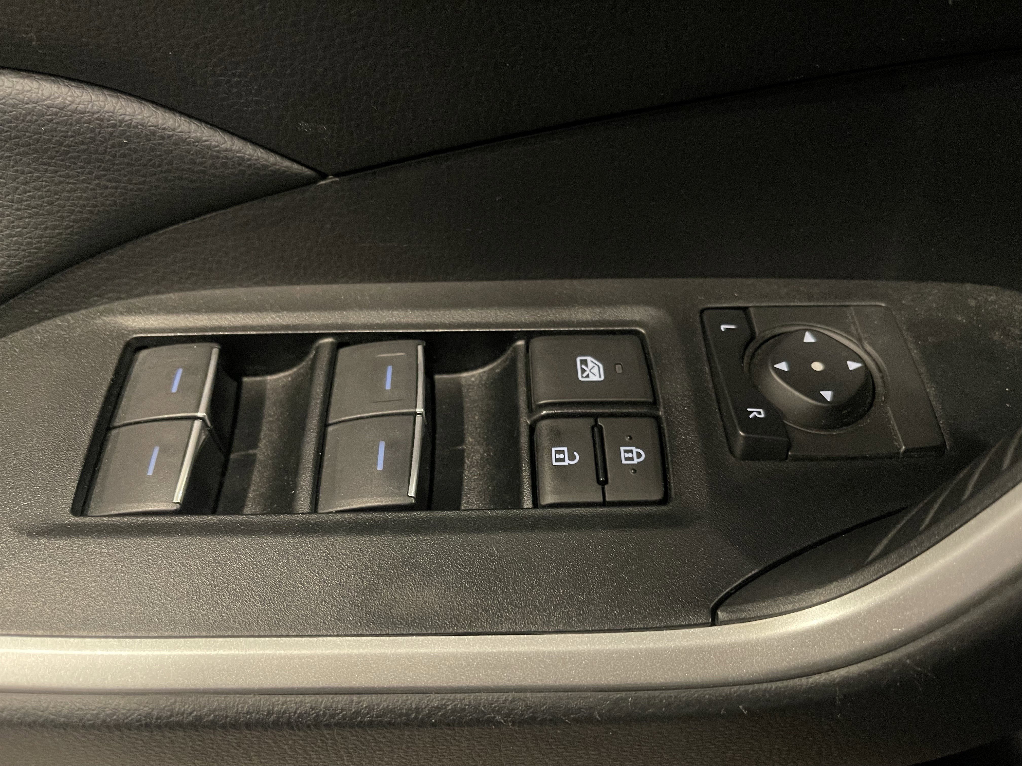 Used 2023 Toyota RAV4 XLE image 12