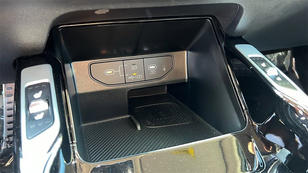 Certified 2025 Kia Sorento SX image 14