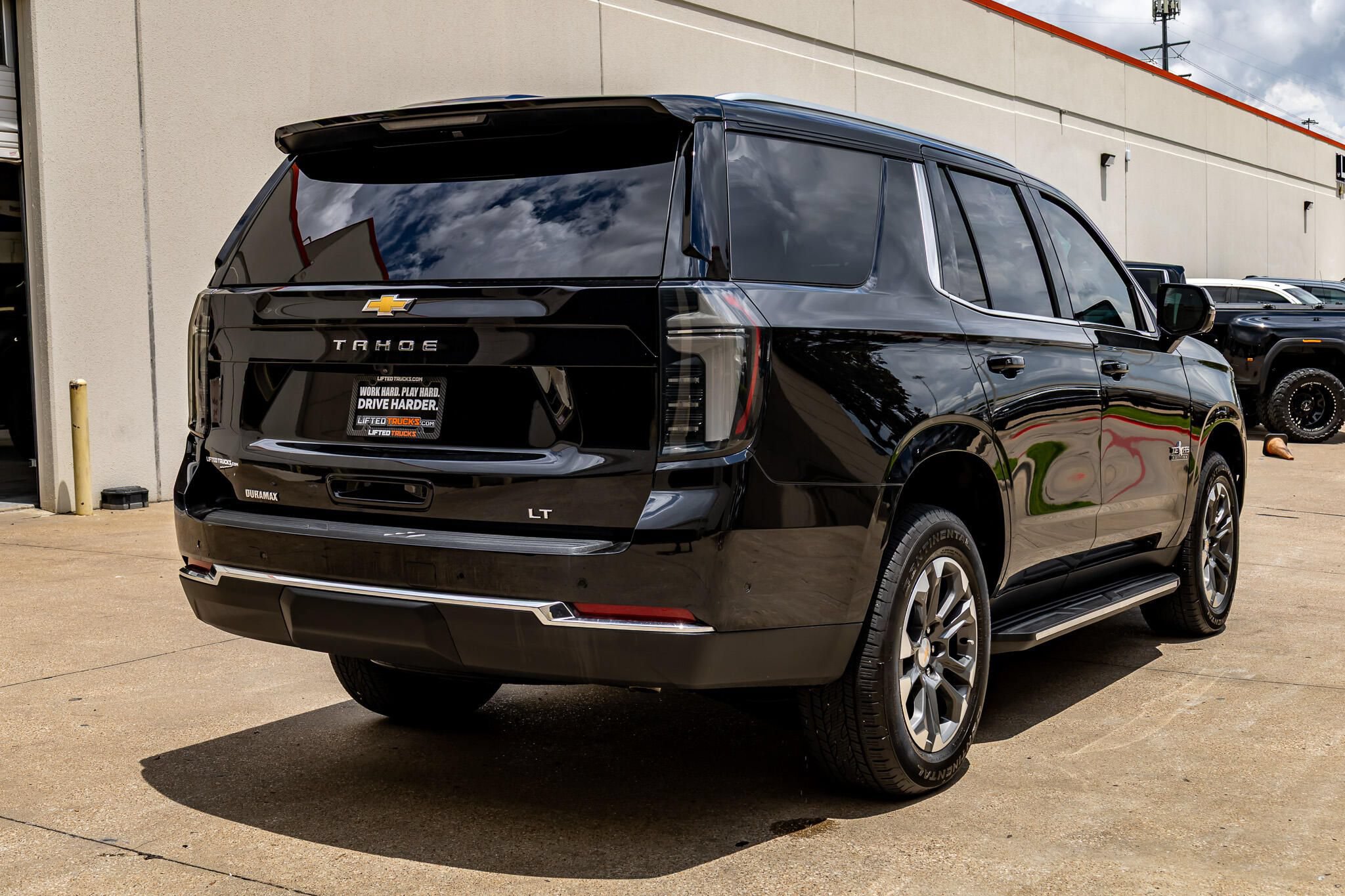 Used 2025 Chevrolet Tahoe LT w/ Comfort Package AWD/4WD image 9