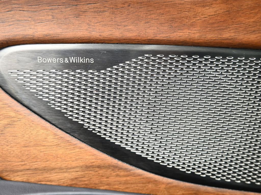 Used 2024 Aston Martin DB12 Coupe RWD image 14