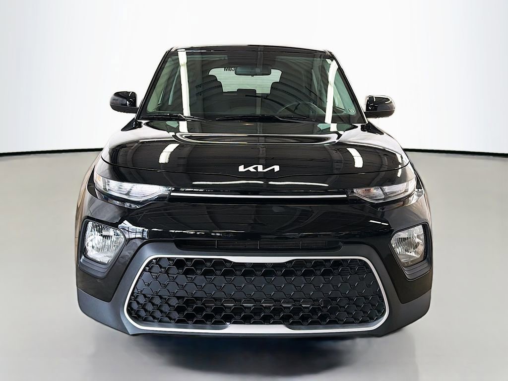 Used 2022 Kia Soul LX image 3