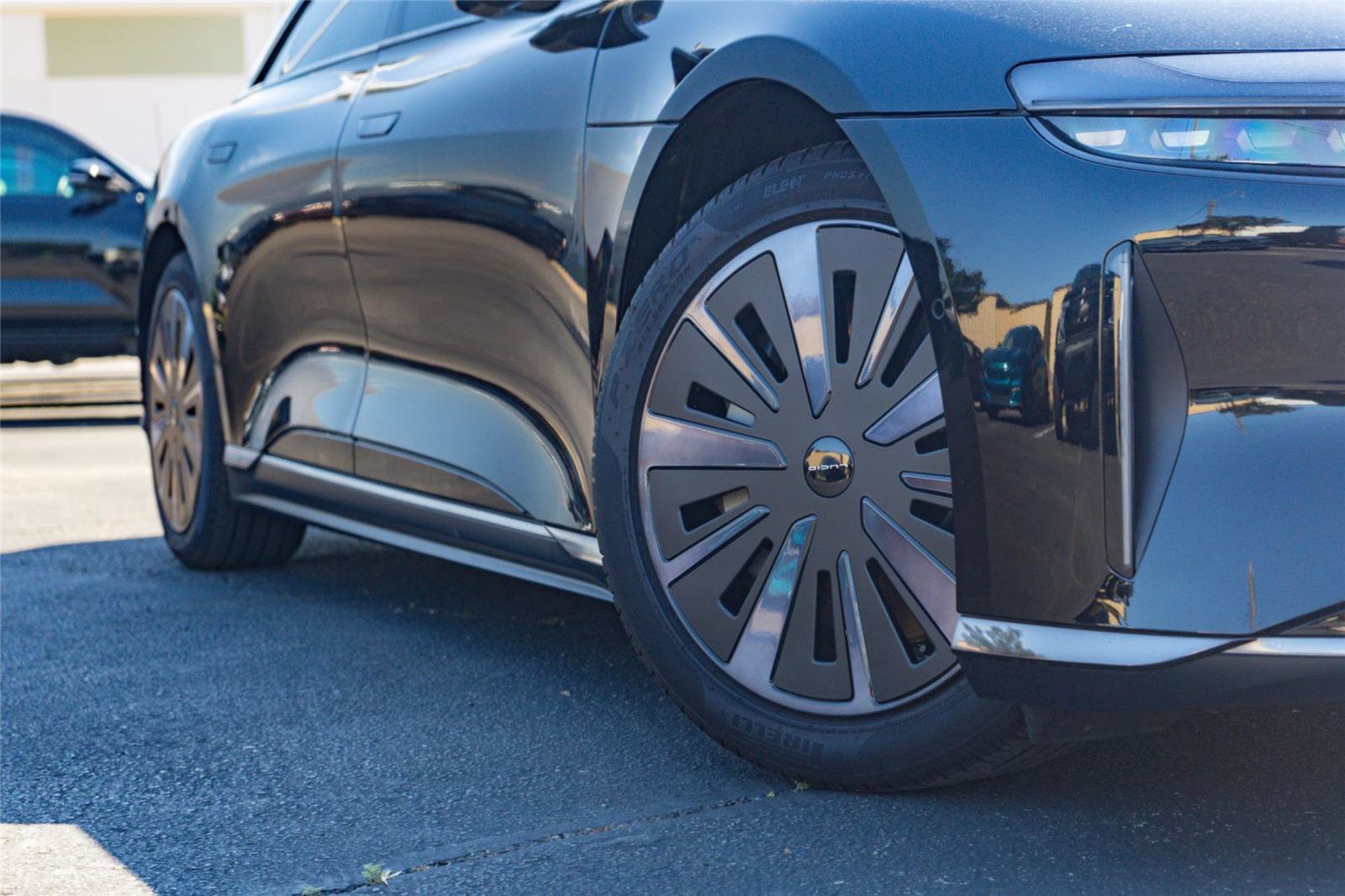 Used 2025 Lucid Air Touring image 2