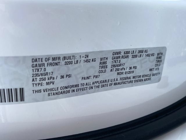 Used 2024 Chrysler Pacifica Limited FWD image 24