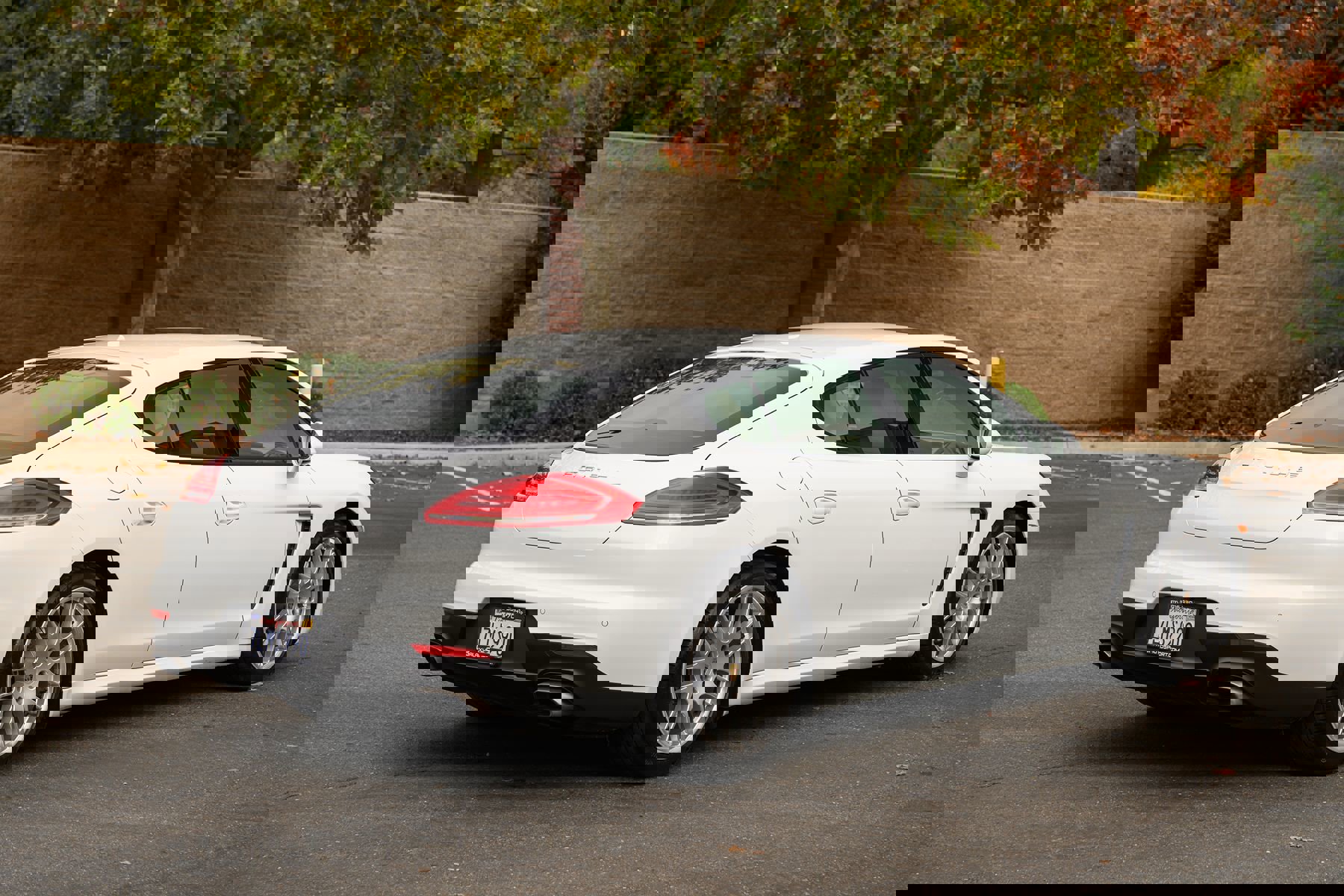 Used 2015 Porsche Panamera 4 image 7