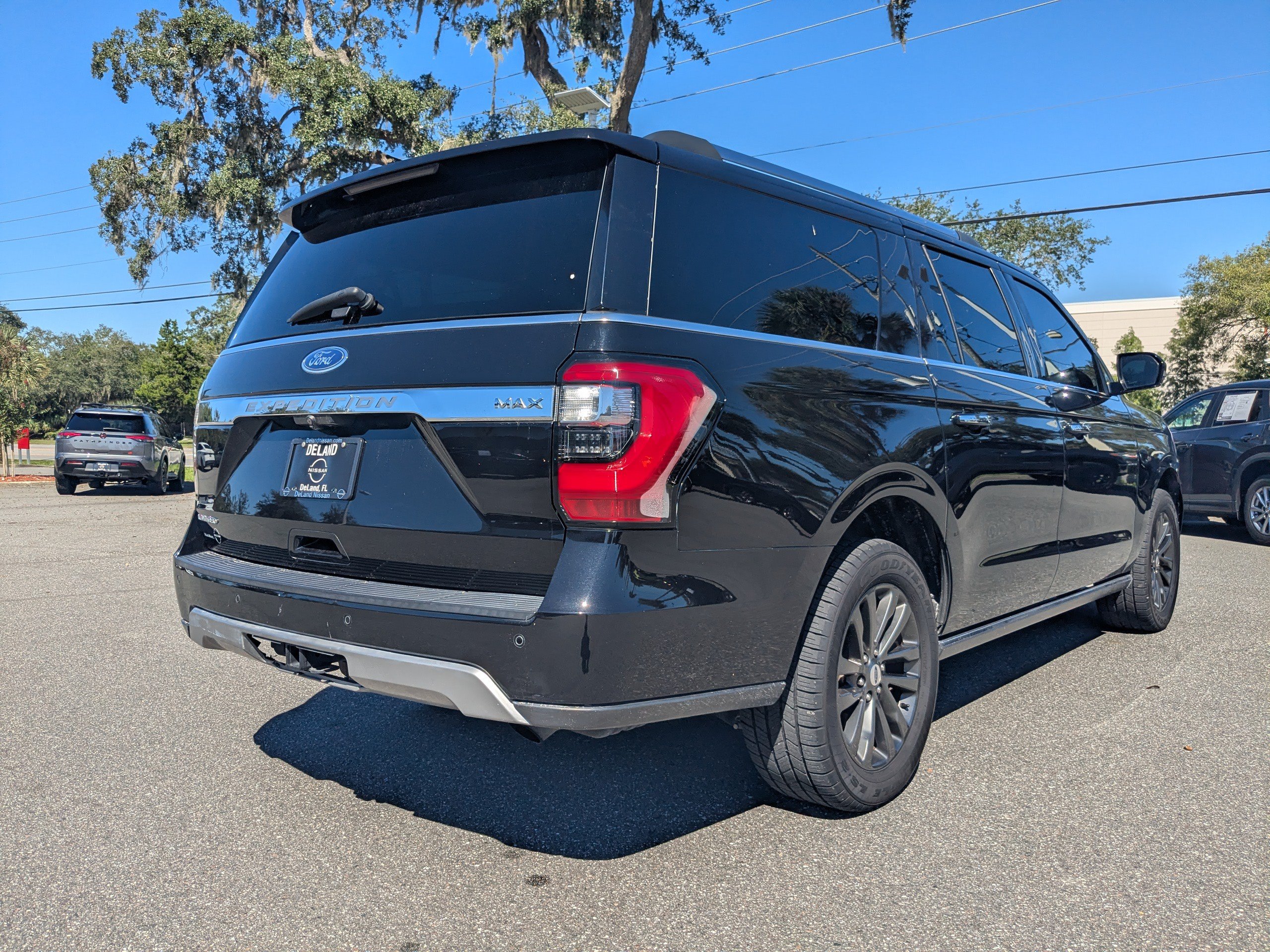 Used 2020 Ford Expedition Max Limited w/ Equipment Group 301A RWD image 4