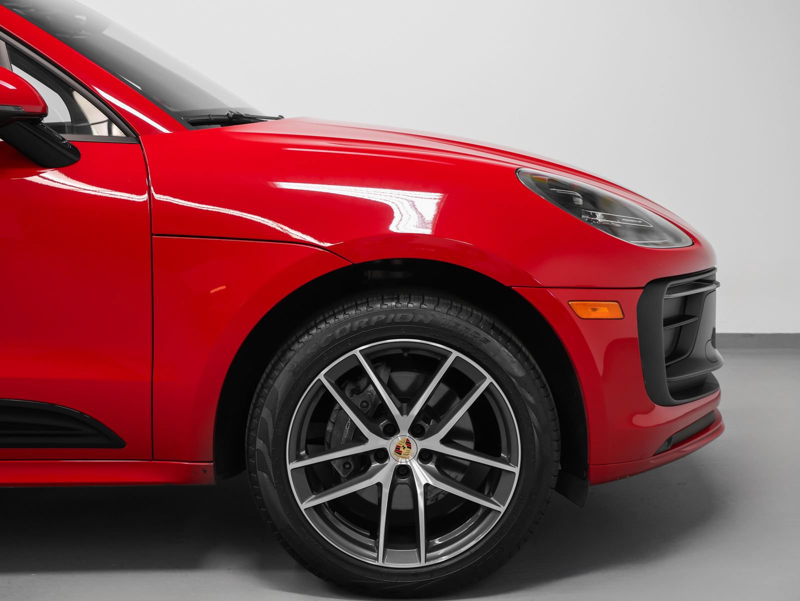 Certified 2023 Porsche Macan AWD/4WD image 15