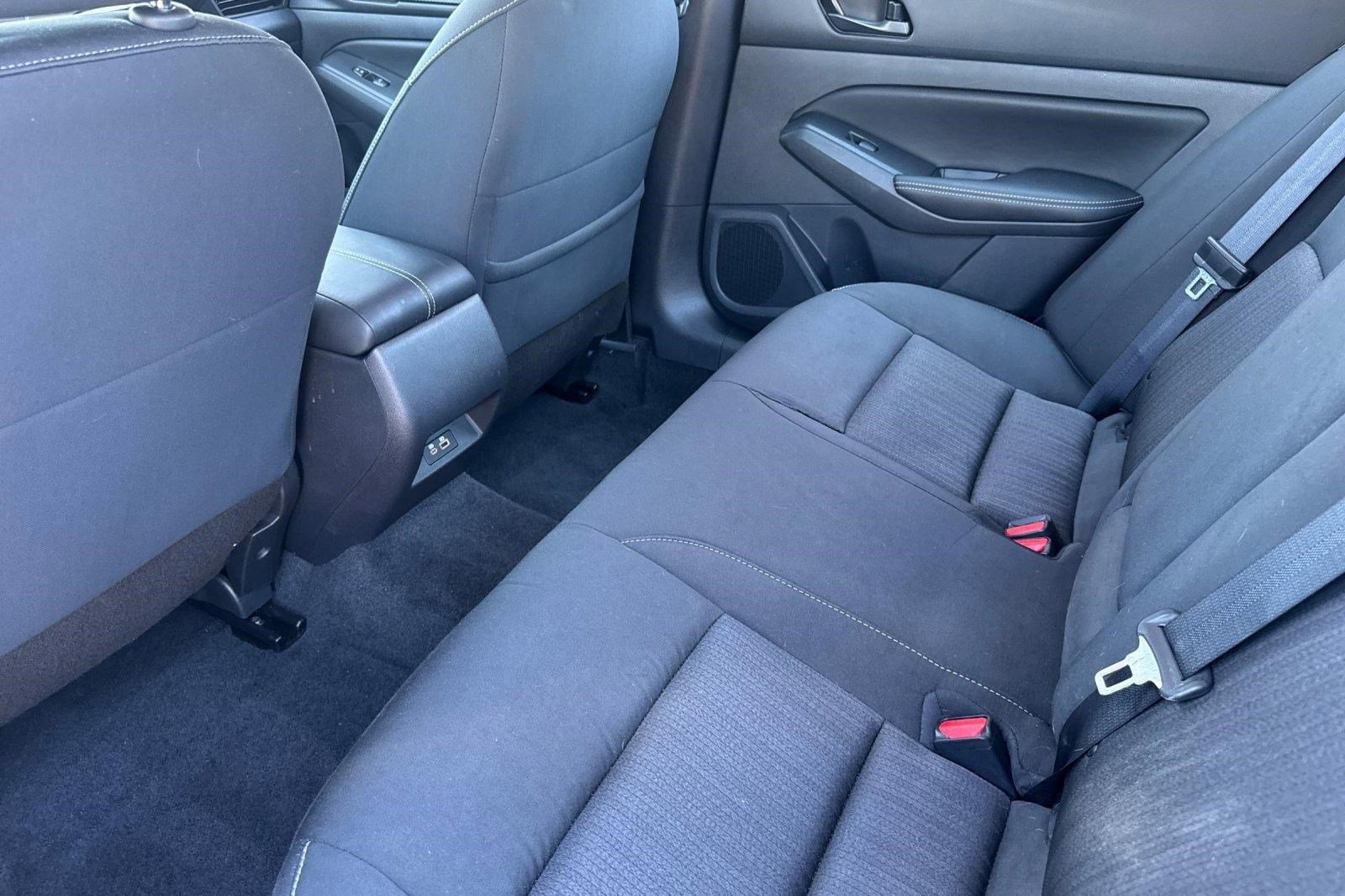 Used 2025 Nissan Altima 2.5 SV image 26