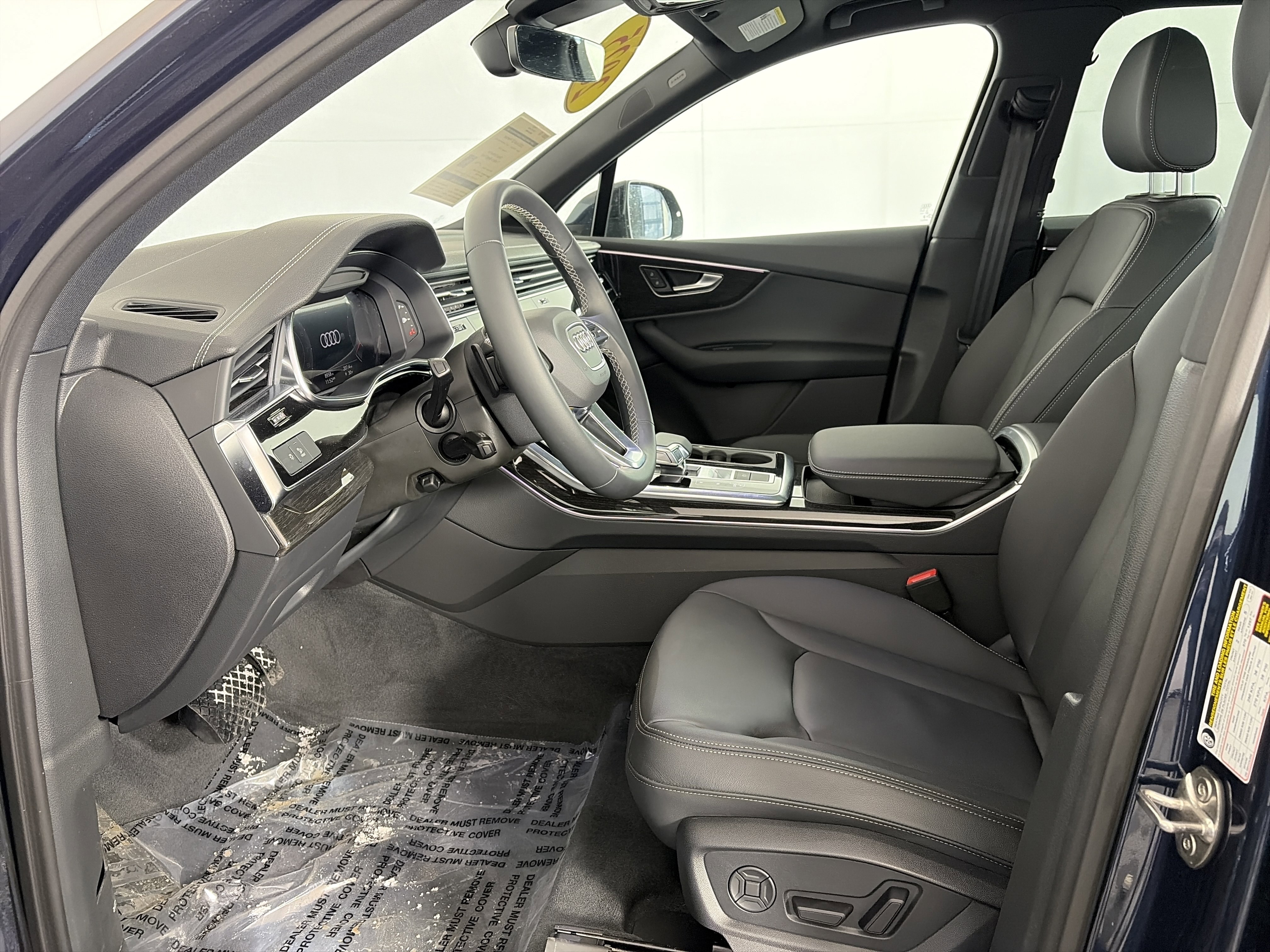 Certified 2025 Audi Q7 2.0T Premium w/ Convenience Plus Package image 6