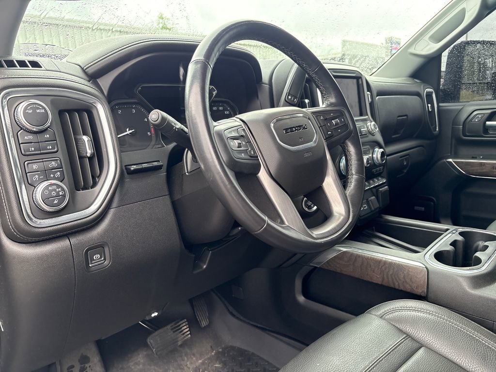 Used 2021 GMC Sierra 2500 Denali w/ Denali Black Diamond Edition AWD/4WD image 11