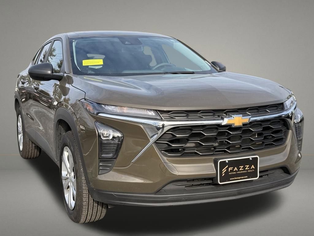 Used 2024 Chevrolet Trax LS image 8