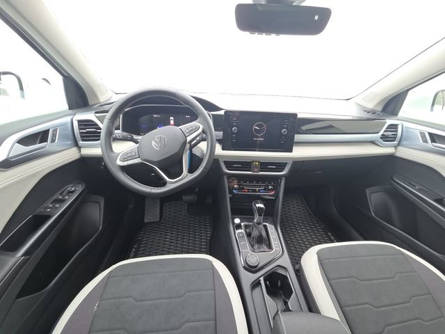 New 2026 Volkswagen Taos SE AWD/4WD image 16