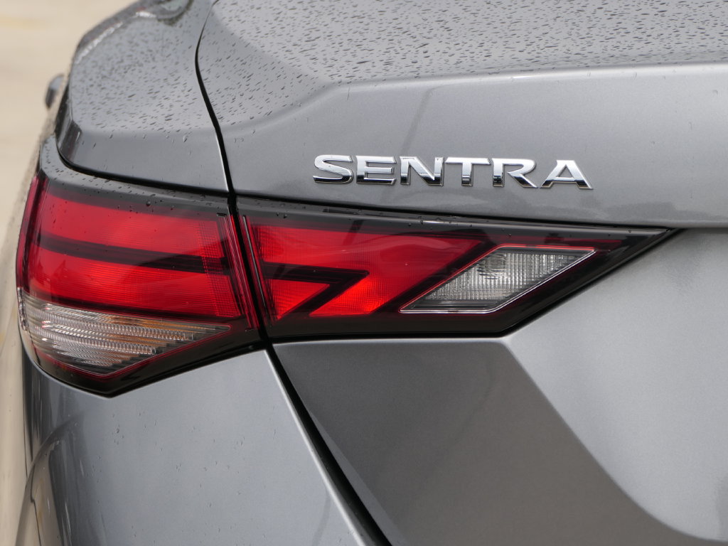 Used 2024 Nissan Sentra SV FWD image 5