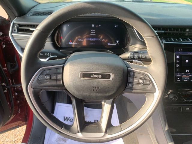 Used 2023 Jeep Grand Cherokee Altitude AWD/4WD image 15