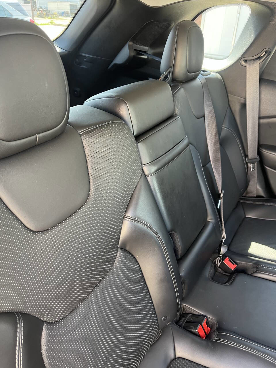 Used 2019 Jeep Cherokee Limited w/ Technology Group image 17