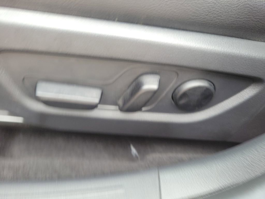 Certified 2025 MAZDA CX-50 AWD 2.5 Hybrid w/ Premium Pkg image 19