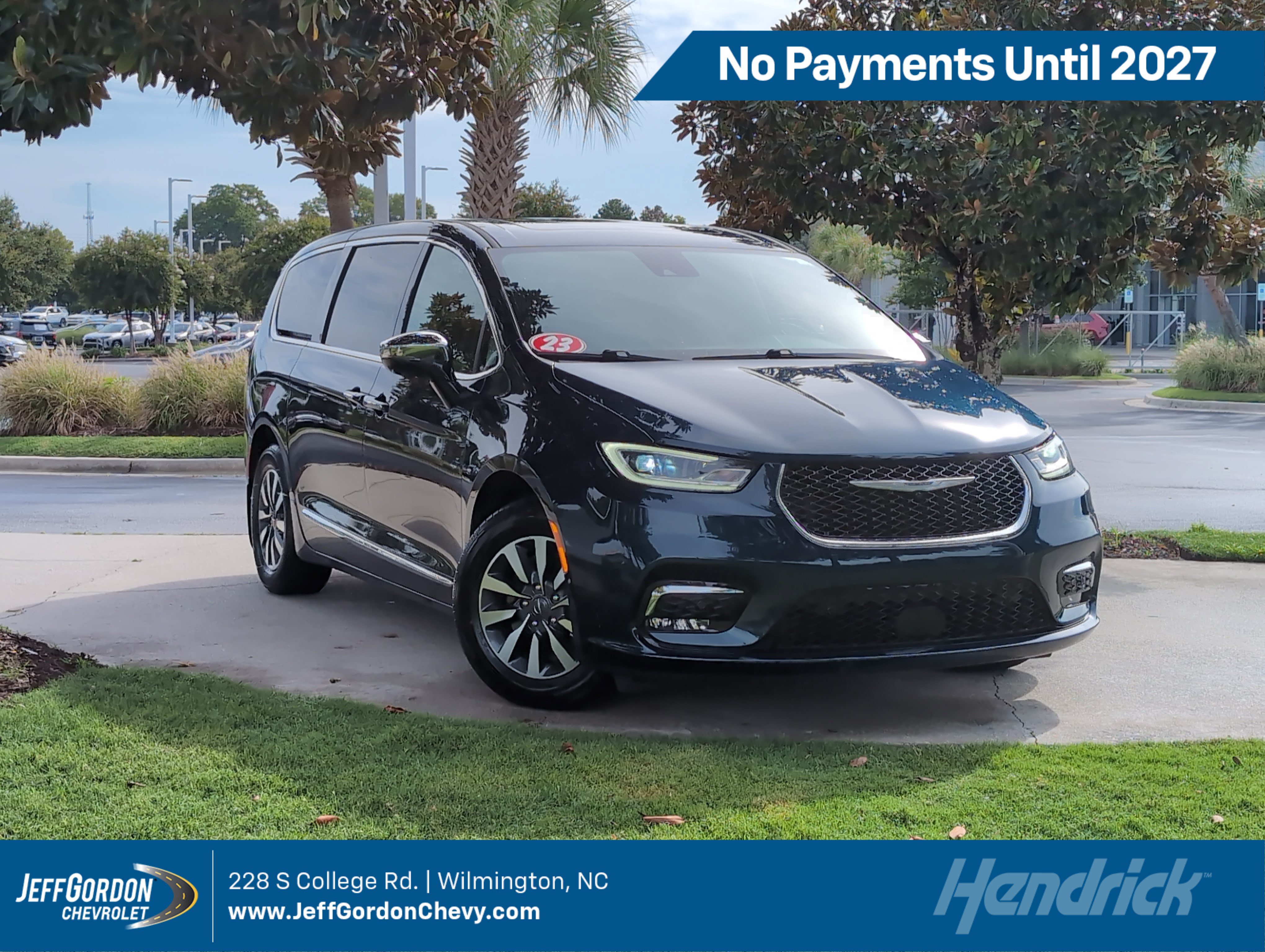 Used 2023 Chrysler Pacifica Limited