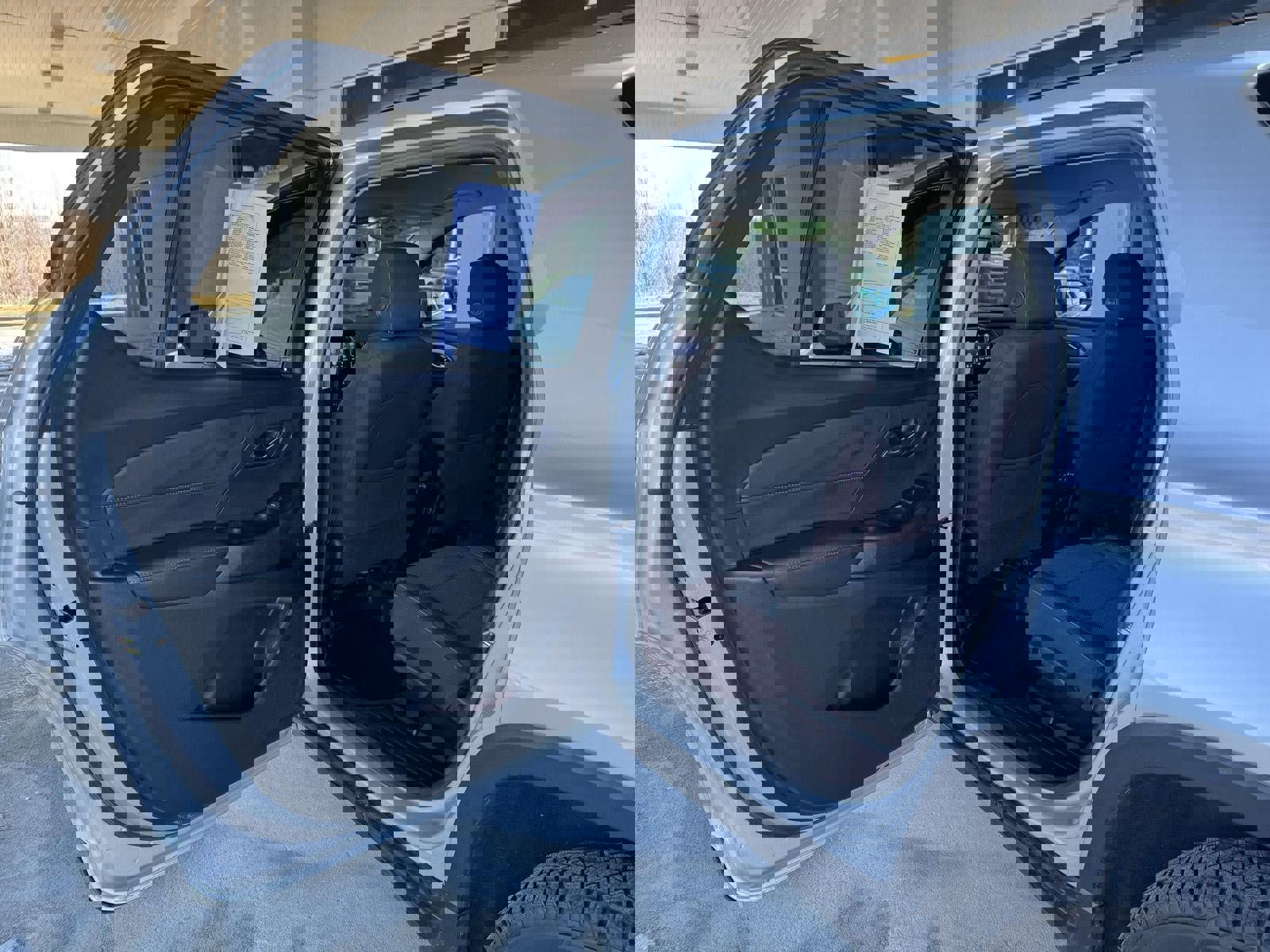 Used 2020 Chevrolet Traverse LT w/ LPO, Cargo Package image 9