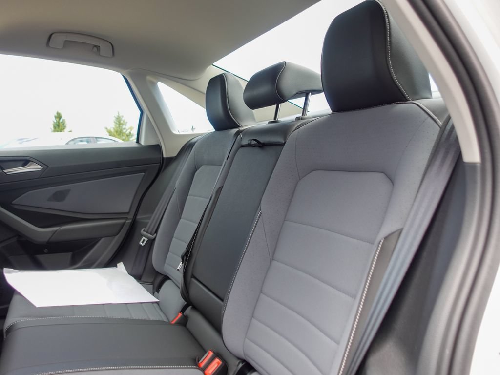 New 2026 Volkswagen Jetta SE FWD image 23