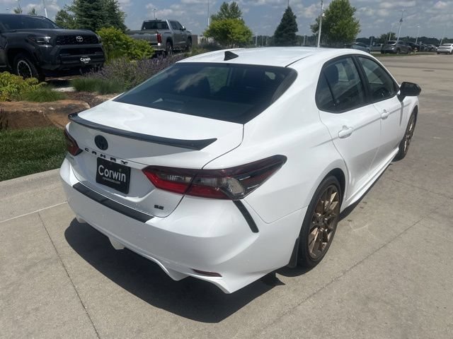 Used 2024 Toyota Camry SE w/ Convenience Package FWD image 3