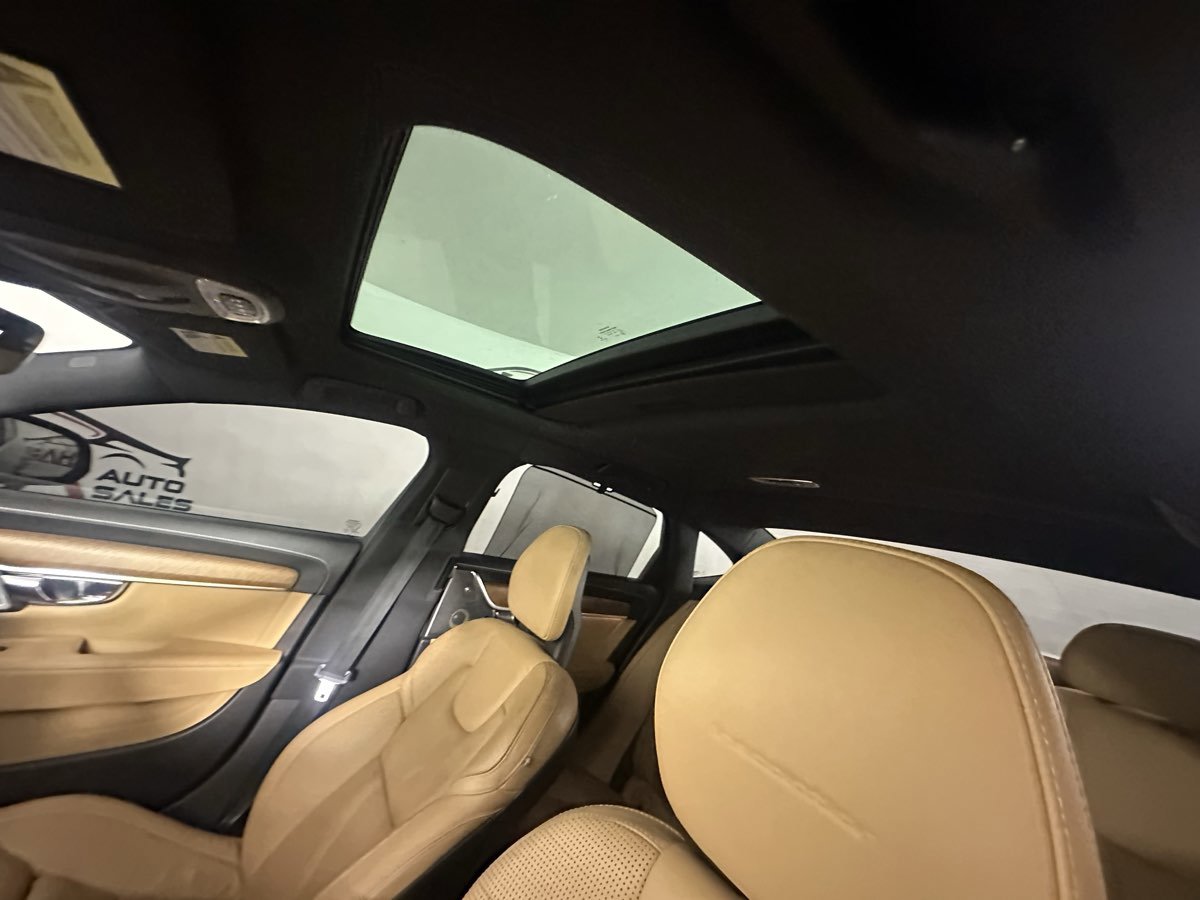 Used 2017 Volvo S90 T6 Inscription w/ Vision Package image 25