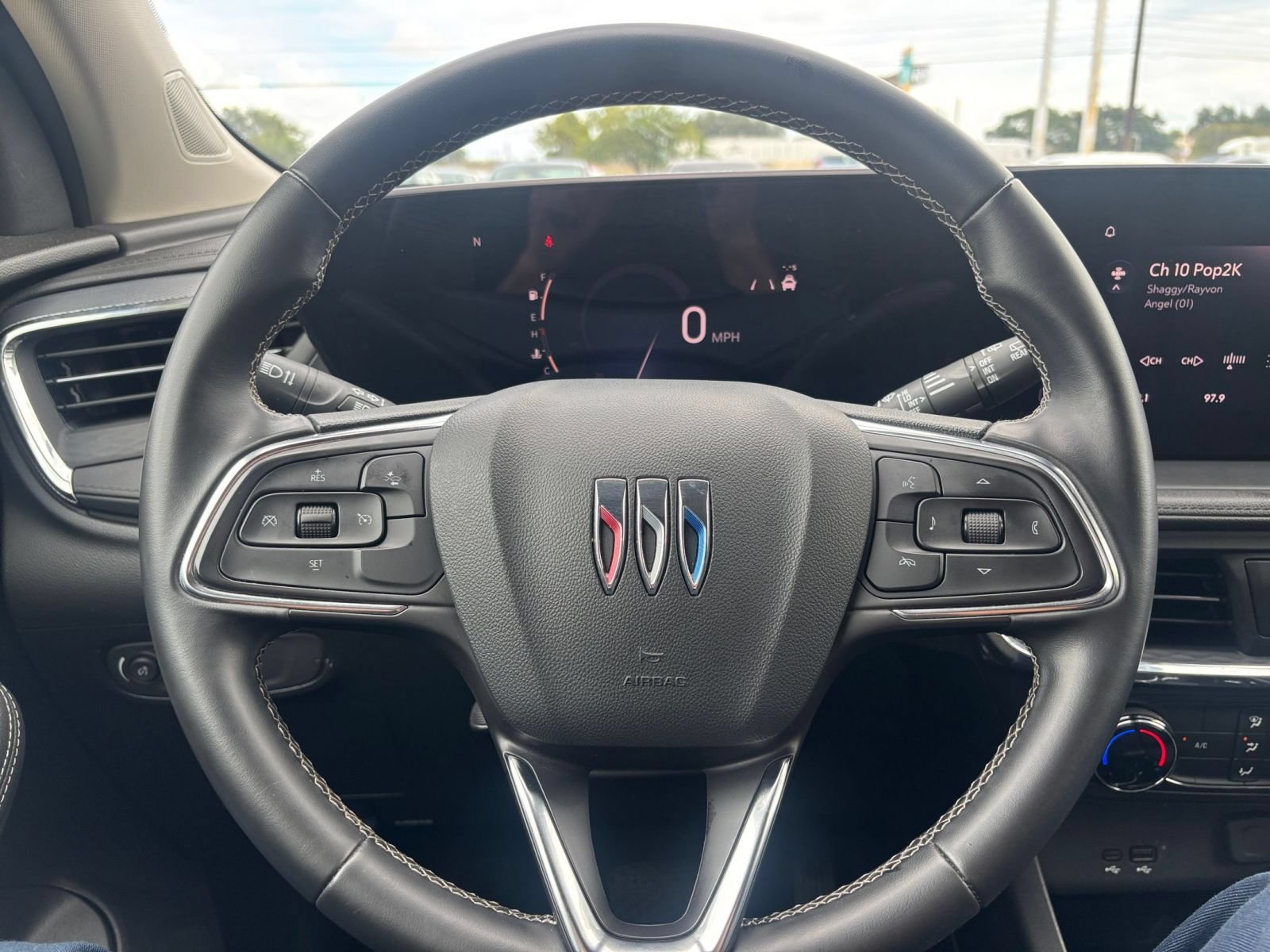 Used 2025 Buick Encore GX Preferred AWD/4WD image 26