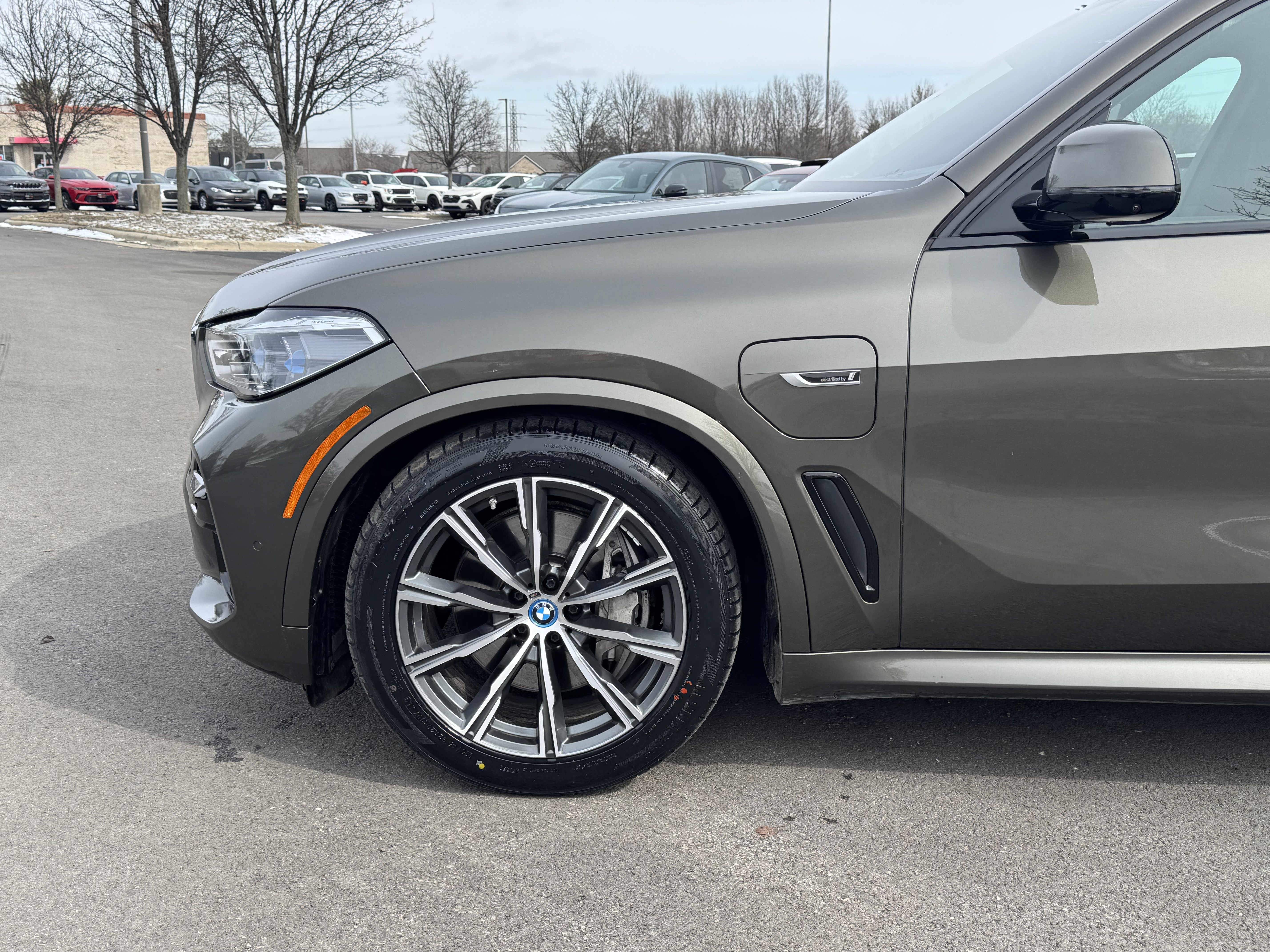 Used 2023 BMW X5 xDrive45e w/ Executive Package image 41