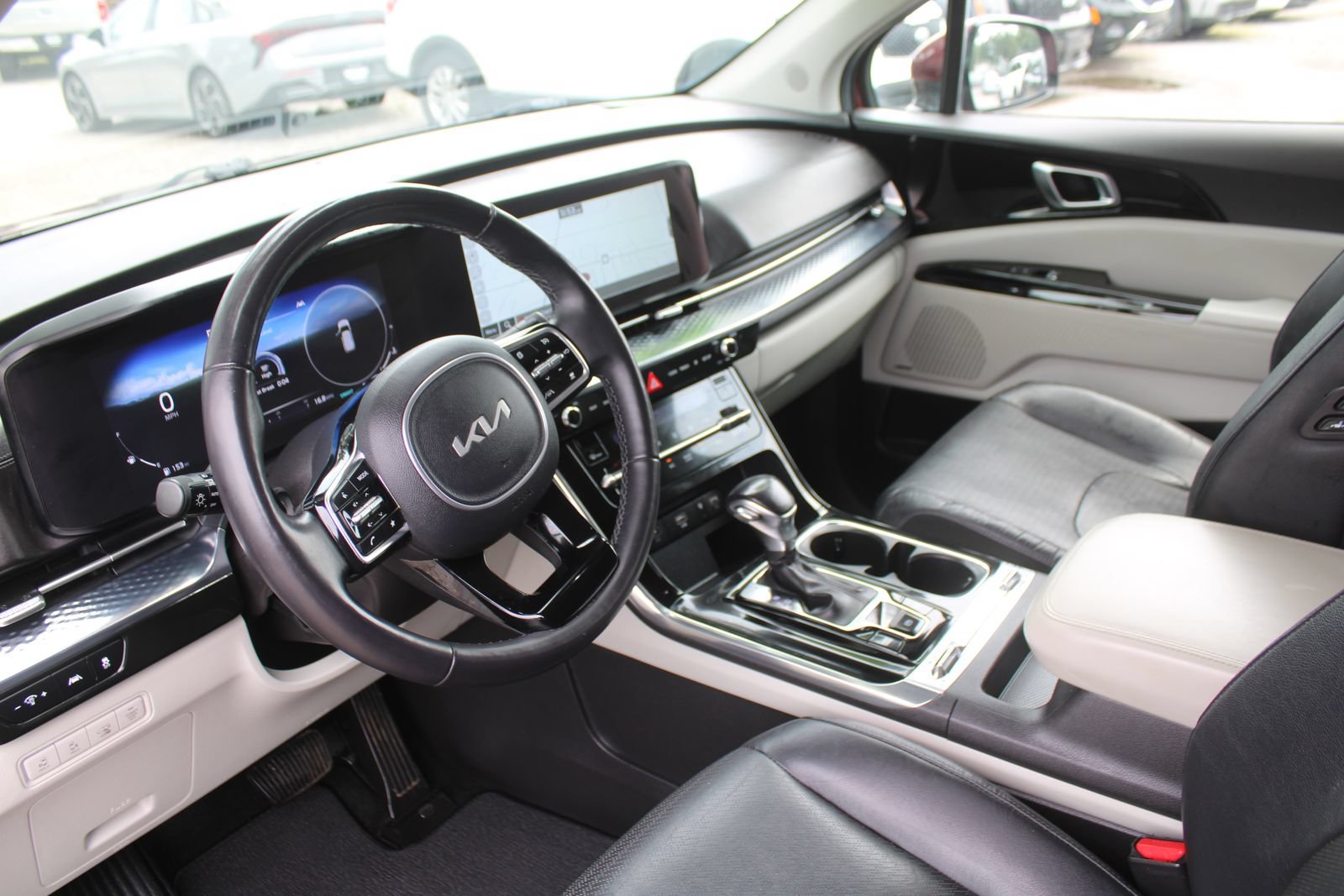 Certified 2023 Kia Carnival SX Prestige FWD image 29