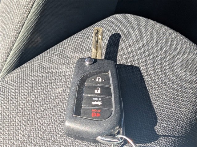 Used 2021 Toyota Corolla LE image 30