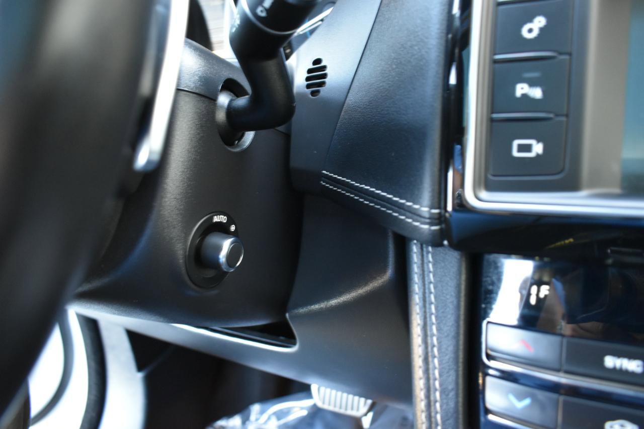 Used 2018 Jaguar F-PACE S AWD/4WD image 44