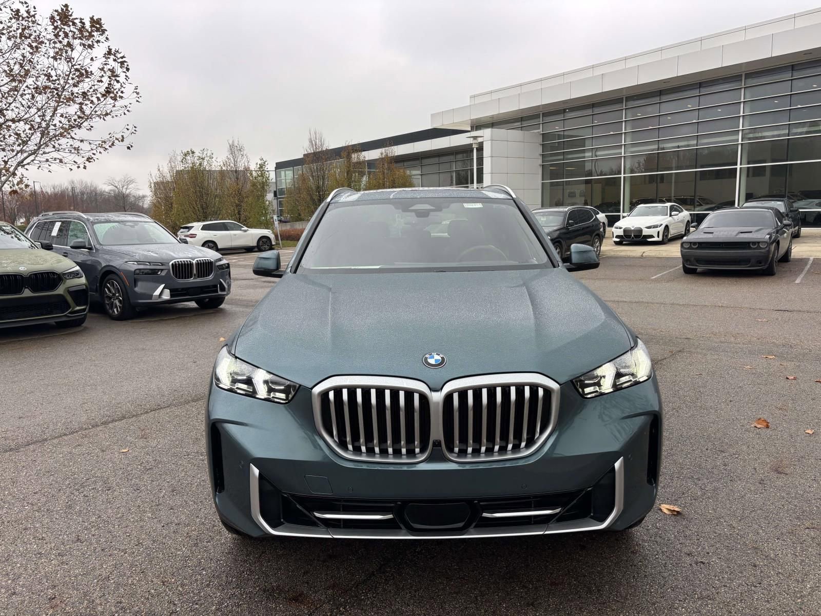 New 2026 BMW X5 xDrive40i w/ Premium Package image 2
