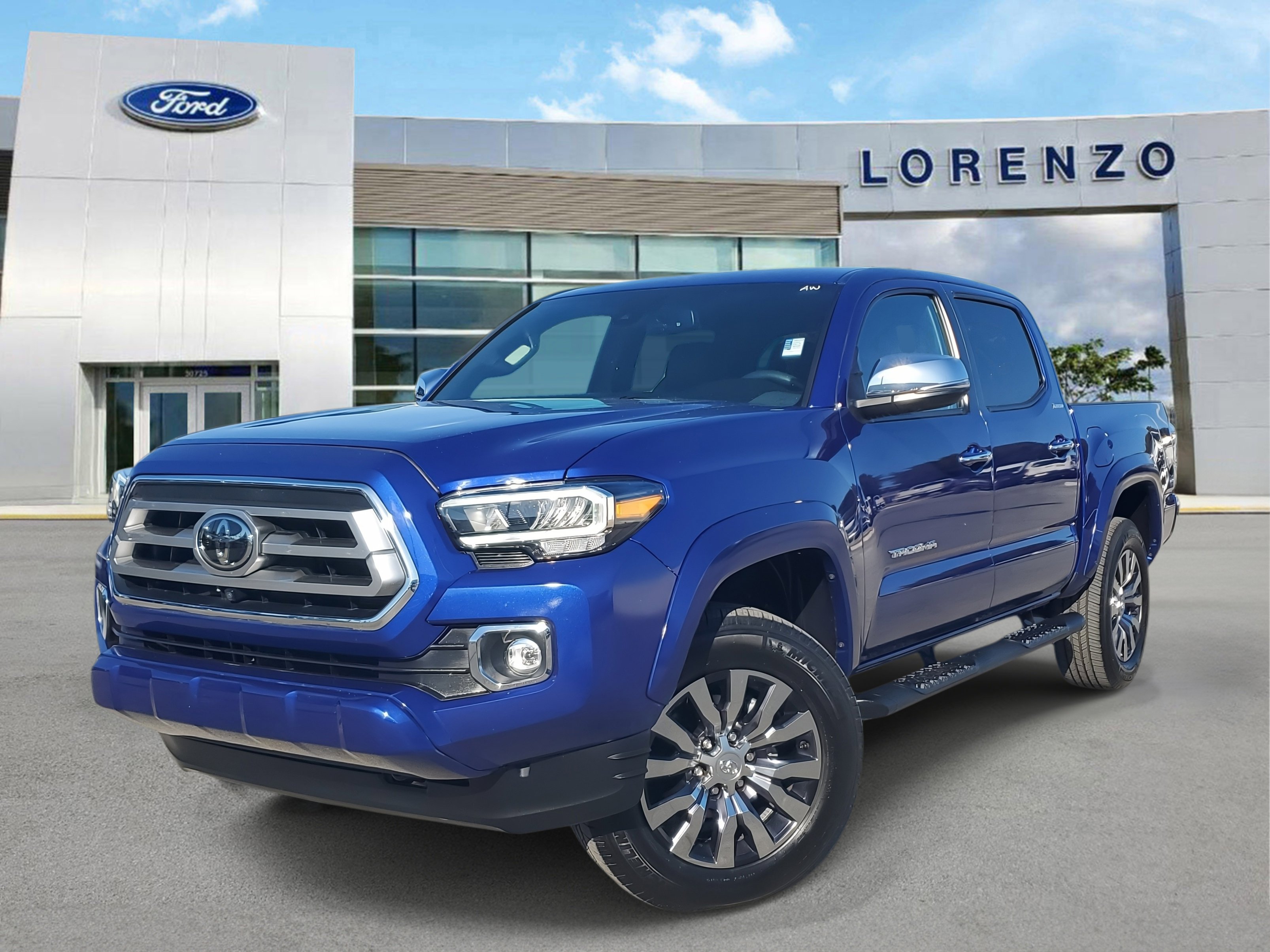 Used 2022 Toyota Tacoma Limited image 1