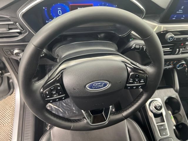 Used 2022 Ford Escape Titanium w/ Class II Trailer Tow Package AWD/4WD image 21