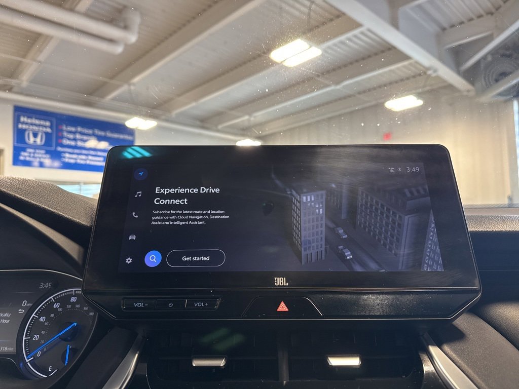 Used 2024 Toyota Venza XLE image 13