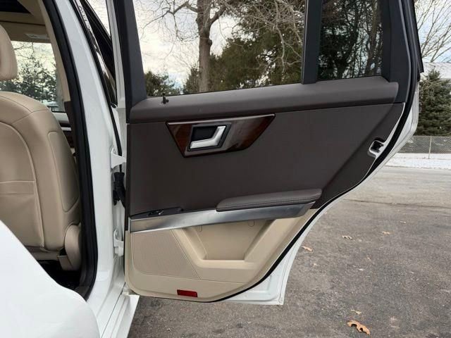 Used 2014 Mercedes-Benz GLK 350 4MATIC image 17