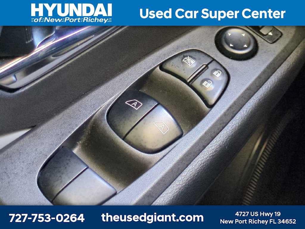 Used 2024 Nissan Kicks SR w/ SR Premium Package FWD image 25
