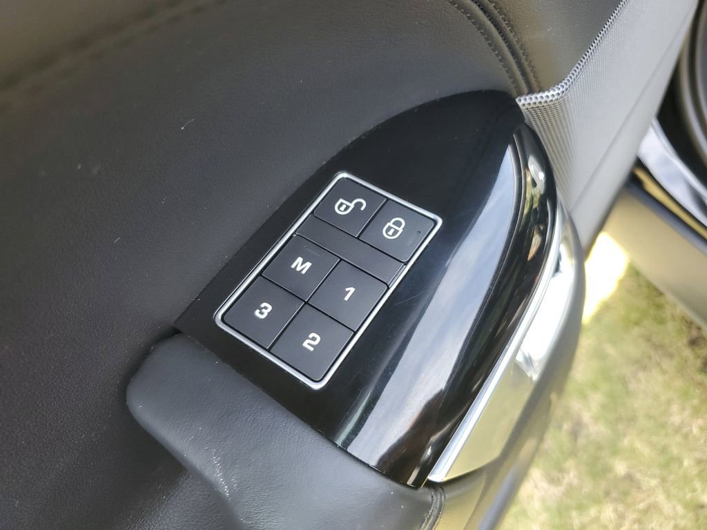 Used 2020 Land Rover Range Rover Sport HSE image 23