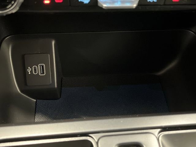 Used 2025 Ford F150 Lightning XLT image 24